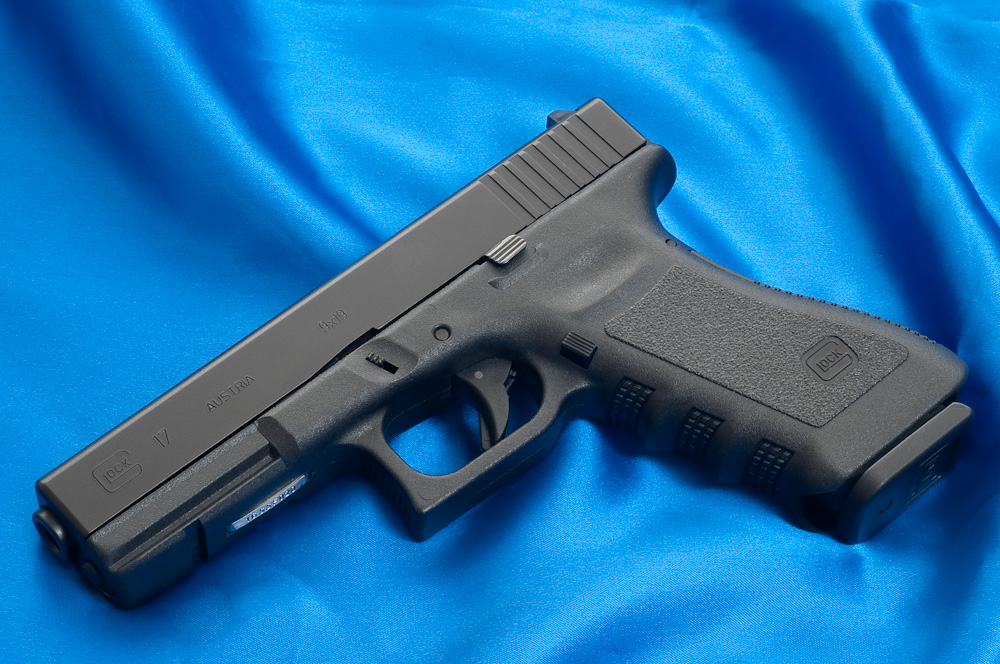 Glock 17 раннего третьего поколения.